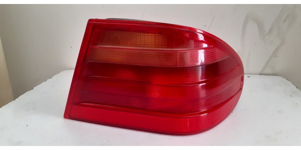 MERCEDES W210 STOP LAMBASI SAĞ (96/99) DUYSUZ